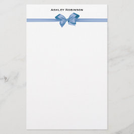Elegant Light Blue Satin Bow auf Weiß Briefpapier