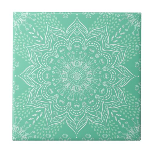 Elegant Light Green Boho Mandala Fliese (Vorderseite)