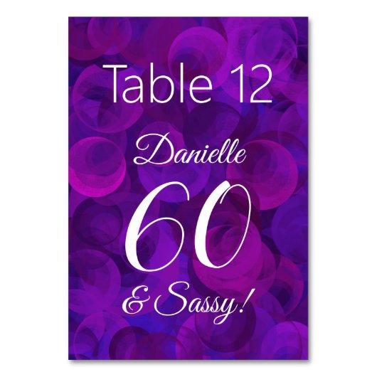 Elegant Lila 60 und Sassy Birthday Party Name Tischnummer (Rückseite)