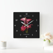 Elegant Lila Calla Lilies Quadratische Wanduhr (Zuhause)