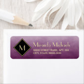 Elegant Lila mit einfachem Goldmonogramm (Insitu)