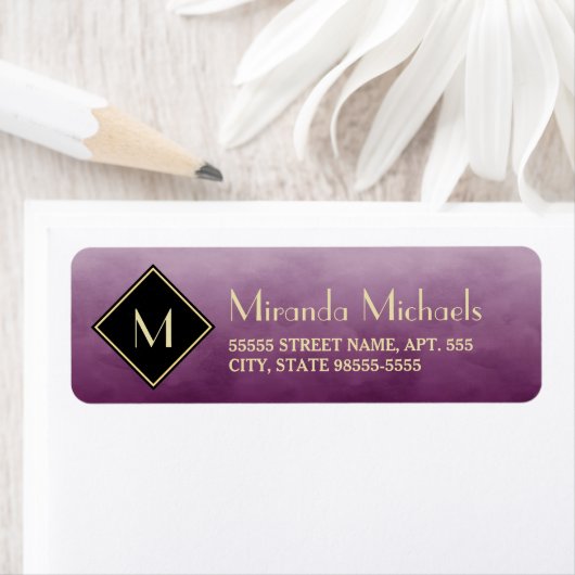 Elegant Lila mit einfachem Goldmonogramm (Insitu)