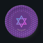 Elegant Lila | STAR DAVID Pappteller<br><div class="desc">Eleganter lila STAR OF DAVID Paper Teller, mit einem farbenfrohen Magen David in einem gefliesten Muster. In der Mitte befindet sich ein Bild eines größeren David-Sterns. Darunter steht CHAG SAMEACH. Dieses ist individuell anpassbar, sodass Sie Ihren Gruß und/oder Namen hinzufügen können, usw. Dies ist ein minimalistisches, einfaches, elegantes Design, besonders...</div>