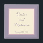 Elegant Lila Wedding Magnet Gefallen<br><div class="desc">2"x2" Quadrat Magnete für benutzerdefinierte Gefälligkeiten werden in hoher Qualität und in lebhaften Farben gedruckt. Ideal für Babyankündigungen,  rett-the-date-Erinnerungen,  Geschenke für Familie und Freunde oder sogar großartige Werbeaktionen für jedes Unternehmen. Kleben Sie sie auf Ihren Kühlschrank,  Aktenschrank,  Geschirrspüler oder Ihre eigene Lieblingsplatte aus Metall.</div>