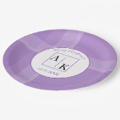 Elegant Lilac Violet Tartan Monogram Pappteller (Schrägansicht)