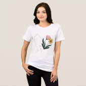 Elegant line with colorful botanical flowers Tri-Blend shirt (Vorderseite voll)