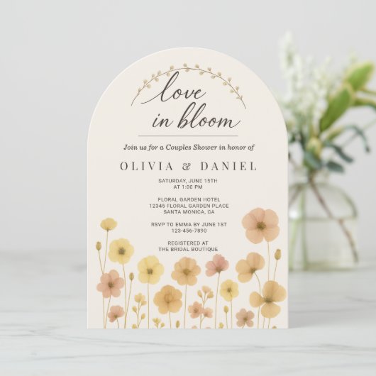 Elegant Love In Bloom Boho Couples Shower Einladung (Stehend Vorderseite)