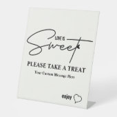 Elegant Love Is Sweet calligraphy Heart Simple Sockelschild (Vorderseite)