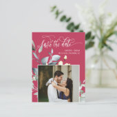 Elegant Magenta Green Blätter QR-Code Save the Dat Ankündigungspostkarte (Stehend Vorderseite)