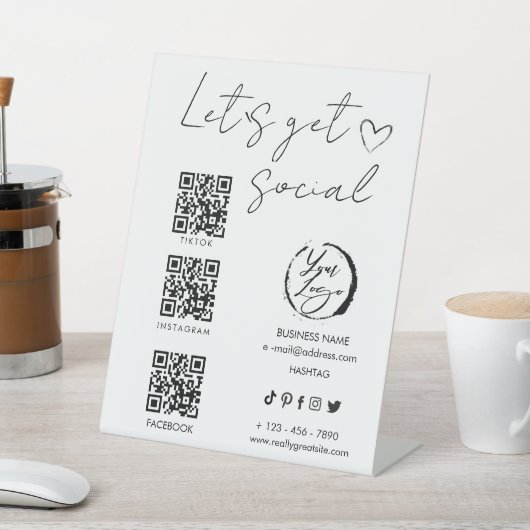 Elegant Makeup Artist Social Template | Beauty Sockelschild (In SItu)