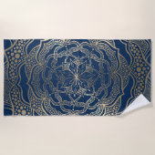 Elegant Mandala Art Boho Gold und Navy Blue Luxury Strandtuch (Vorderseite)