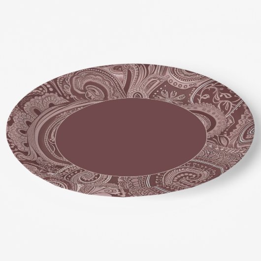 Elegant Maroon Paisley Border Pappteller (Schrägansicht)