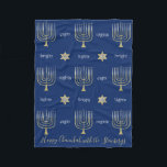 Elegant Menorahs Fleece Blanket<br><div class="desc">Die Farbe "Elegant Menorahs" Fleece Blanket/Kleiner Hintergrund kann ausgetauscht werden. Persönlich gestalten, indem Sie "Happy Chanukah mit den Steinbergs'" löschen und durch Ihre eigene Nachricht ersetzen. Wählen Sie Ihren bevorzugten Schriftart Stil, Farbe und Größe. Design kann auch zu Deckengrößen, mittel und groß, hinzugefügt werden. Größe: Fleece Blanket, 30"x40" Es ist...</div>