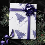 Elegant Merry Christmas | Charmanter Lila Baum Geschenkpapier<br><div class="desc">Das ist die Jahreszeit zum Unterhalten! Lieblich weich, Shabby Chic Pastelllavender und süße lila lila Palette abstrakten Baum und handgeschriebene "Frohe Weihnachten" Drehbuch Feier, Hosting, und gifting Accessoires Sammlung. Dieses lustige festliche Design verfügt über einen funkelnd whimsikalen Weihnachtsbaum mit einem frisch lackierten Spritzer, der mit Imitaten aus metallischem Glitzer und...</div>