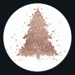 Elegant Merry Christmas | Glam Rose Gold Luxurious Runder Aufkleber<br><div class="desc">Das ist die Jahreszeit zum Unterhalten! Glamouröse Imitate metallisches Kupfer und atemberaubende Rose Goldpalette abstrakten Baum und handgeschriebene "Frohe Weihnachten" Drehbuch Feier, Hosting und gifting Accessoires Sammlung. Dieses lustige festliche Design verfügt über einen funkelnd whimsikalen Weihnachtsbaum mit einem frisch lackierten Spritzer, der mit Imitaten aus metallischem Glitzer und der Schriftzypografie...</div>