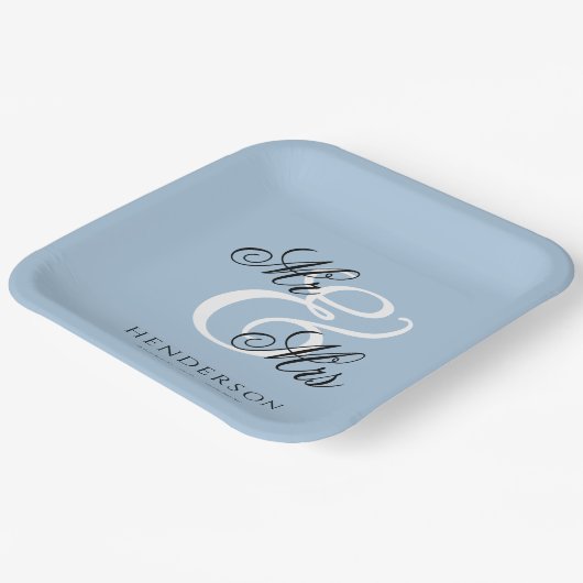 Elegant Minimal Mr. und Mrs. Wedding Pappteller (Gewinkelt)