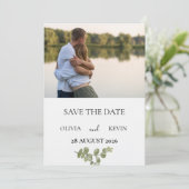 Elegant Minimalist Eucalyptus Save the Date Einladung (Stehend Vorderseite)