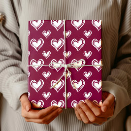 Elegant Minimalist Hollow Hearts | Merlot Red Geschenkpapier