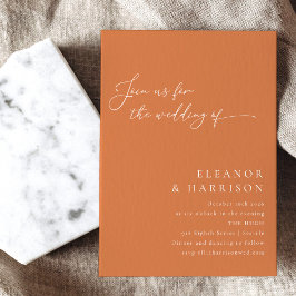 Elegant Minimalistisch Burnt Orange Script Wedding Einladung