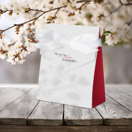 Elegant Minimalistisch mit einer Hochzeit mit rote Geschenkschachtel