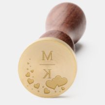 Elegant mit zwei Buchstaben geschmücktem Herzrahme