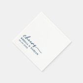 Elegant Modern Cheers Script Minimalistisch Weddin Serviette (Ecke)