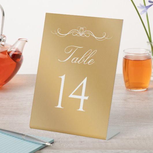 Elegant Modern Gold Gradient Wedding Table Number Sockelschild (In Situ)