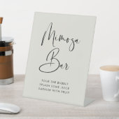 Elegant Modern Light Sage Grün Hochzeit Mimosa Bar Sockelschild (In SItu)
