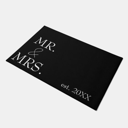 Elegant Modern Minimalistisch "Mr. & Mrs." Paar Fußmatte (Schrägansicht)