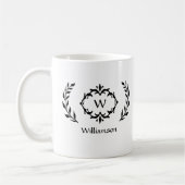 Elegant Modern Monogram Laurel Wreath Trendy Black Kaffeetasse (Links)