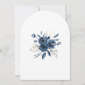 Elegant Modern Navy Blue Arch Floral Wedding Einladung (Rückseite)