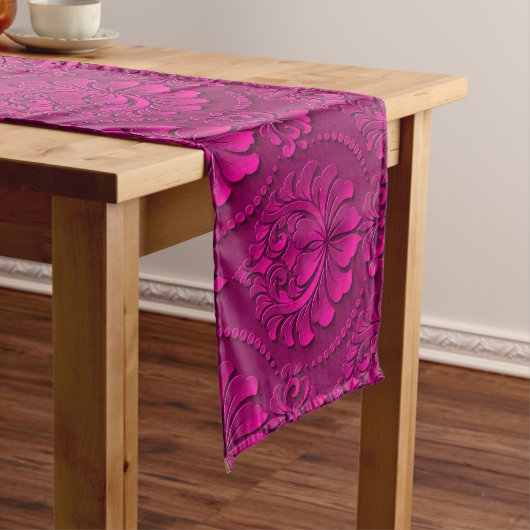 Elegant Modern Pink Vintag Damask Populär Großer Tischläufer (Beispiel)