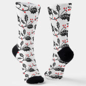 Elegant Modern Red and Black Holly Pattern Socken (Gewinkelt)