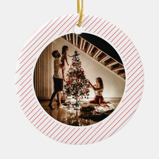 Elegant Modern Red Stripes Christmas Family Photo Keramik Ornament (Vorne)