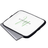 Elegant Modern White Green Script Monogram Laptopschutzhülle (Vorne Knopf)