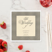 Elegant Monogram Black Cream Checkerboard Serviette (Beispiel)