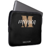 Elegant Monogram Black Gold Script minimal Laptopschutzhülle (Vorne Rechts)