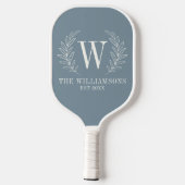 Elegant Monogram Dusty Blue Family Name Pickleball Schläger (Rückseite)