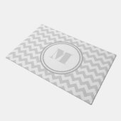Elegant Monogram Gray Zickzack Fußmatte (Schrägansicht)