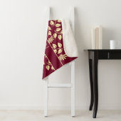 Elegant Monogram Name Leaf Daisy Pattern Burgundy Sherpadecke (Beispiel)