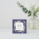 Elegant Monogram Pretty Beige Blue Flowers Floral Quadratische Visitenkarte (Stehend Vorderseite)
