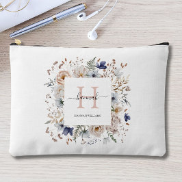 Elegant Monogram Pretty Beige Blue Flowers Floral Zubehörtasche