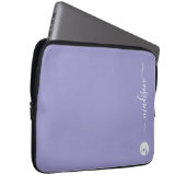 Elegant Monogram Purple Script Office School Laptopschutzhülle (Vorne Rechts)
