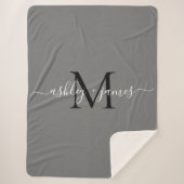 Elegant Monogram Script Names Black Gray Newlywed Sherpadecke (Vorderseite)
