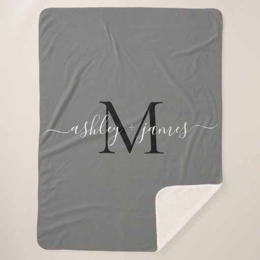 Elegant Monogram Script Names Black Gray Newlywed Sherpadecke (Vorderseite)