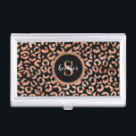 Elegant Monogram Stylish Leopard Animal Print Visitenkarten Dose<br><div class="desc">Ein stilvolles und schicke Rose Goldfolien Leoparden Tierprint schmückt diesen Visitenkartenhalter. Personalisieren Sie es mit Ihrem Monogramm Initial und Name. Entworfen für Sie von BlackBerry Boulevard.</div>