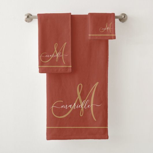 Elegant Monogram Terracotta Gold Script Name Badhandtuch Set (Insitu)