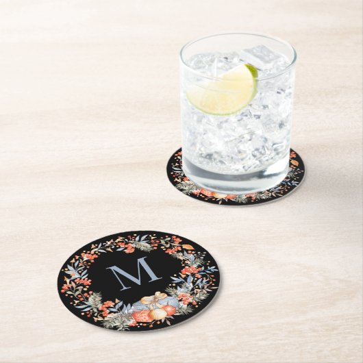 Elegant Monogram Wreath Dusty Blue Modern Runder Pappuntersetzer (Vor Ort)