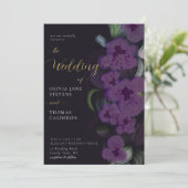 Elegant Moody Dark Lila Orchids Bouquet Wedding Einladung (Stehend Vorderseite)