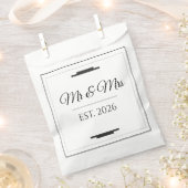 Elegant Mr & Mrs Wedding Modern Minimalist Favor Geschenktütchen (Ausgeschnitten)